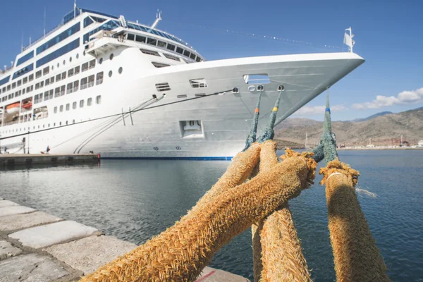 Big white cruise ship — Stock Photo, Image