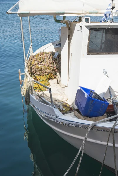 Barco de pesca en Grecia — Foto de Stock