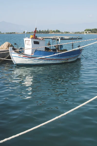 Yunanistan 'da balıkçı teknesi — Stok fotoğraf