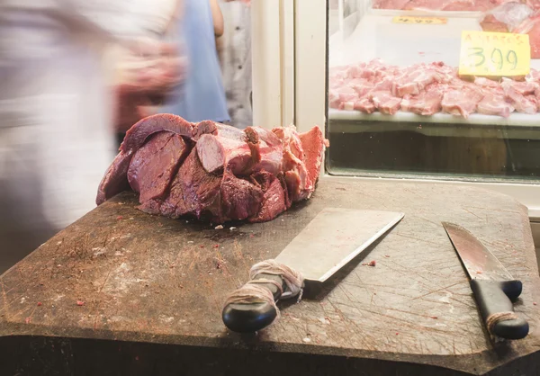 Carne en el mercado auténtico — Foto de Stock