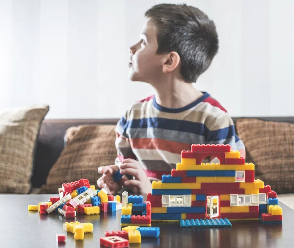 Child play with constructor toys — Stock Photo, Image