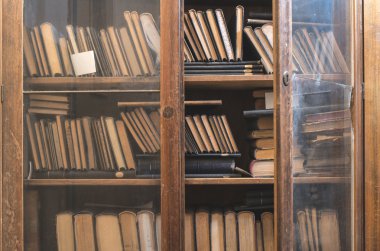 Eski kitaplar vintage kitaplığı