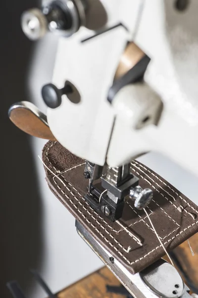 Máquina manual de costura de couro — Fotografia de Stock