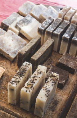 otlar ile el yapımı Sabun