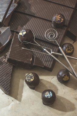 Tools for making chocolates clipart