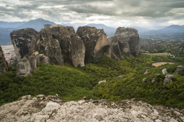 Meteora manastırları rock kuleleri üzerine olduğunu