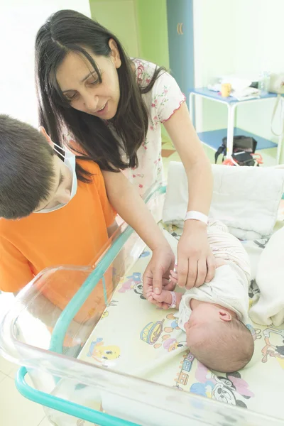 Pasgeboren baby in ziekenhuis — Stockfoto