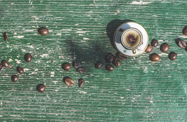 Xícara de café na mesa de madeira — Fotografia de Stock