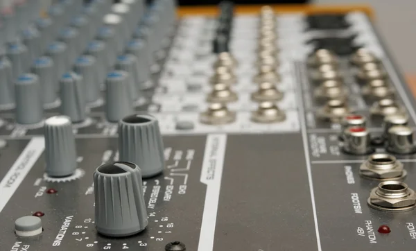 ses karıştırıcı