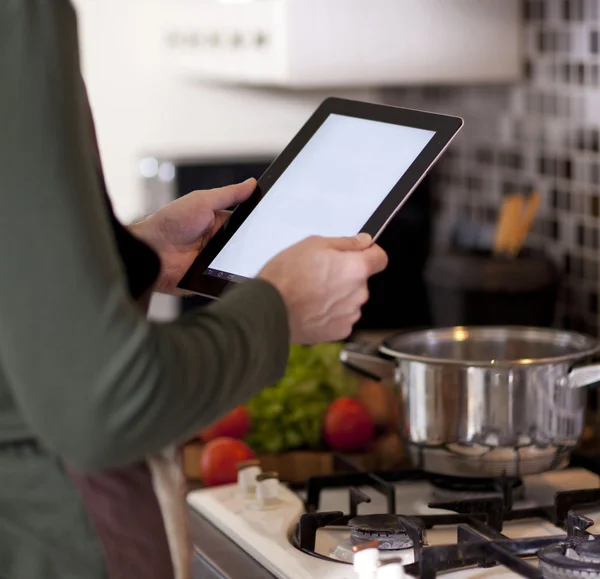 Cocina, tecnología y concepto de hogar — Foto de Stock