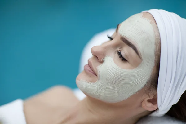 Woman making cosmetic procedures — Stock Photo, Image