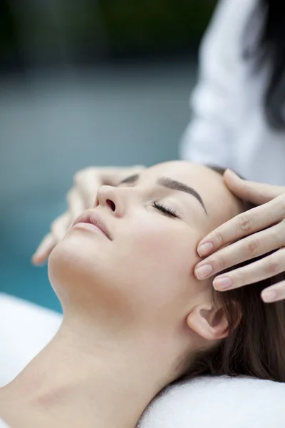 Woman making cosmetic procedures — Stock Photo, Image