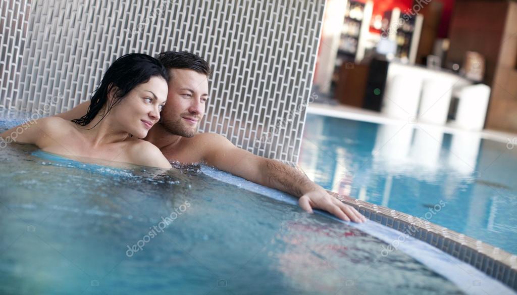 Pareja jacuzzi fotos de stock, imágenes de Pareja jacuzzi sin royalties | Depositphotos Pareja jacuzzi fotos de stock, imágenes de Pareja jacuzzi sin royalties | Depositphotos
