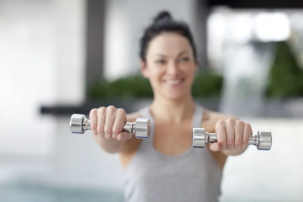 Woman Exercising With Dumbbells — Stock Photo, Image