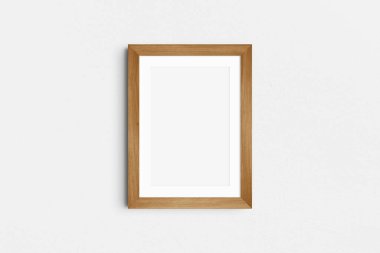 Çerçeve modeli 5x7, 50x70, A4, A3, A2, A1. Tek kirazlı ahşap çerçeve modeli. Temiz, modern, minimalist, parlak. Portre. Dikey. Passepartout / mat açılışı 2: 3 çerçeve oranı.