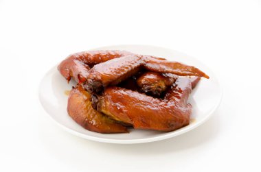 Teriyaki tavuk kanadı, tatlı soya sosu.