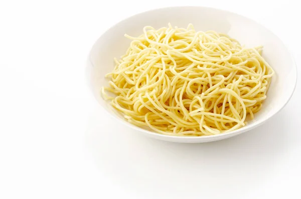 Spaghetti Noedels Plaat Witte Achtergrond — Stockfoto