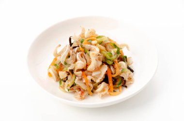 Japon yemeği, Aemono, Mimigar (domuz kulağı) ve erik kombu ve sebzeli.