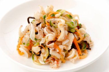 Japon yemeği, Aemono, Mimigar (domuz kulağı) ve erik kombu ve sebzeli.