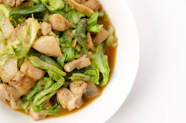 Soya fasulyeli kızarmış tavuk.