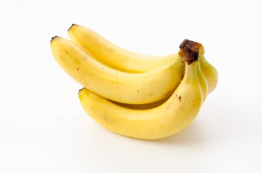 Beyaz arkaplanda izole edilmiş muz sürüsü