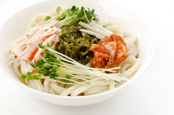 Japans Eten Bukkake Udon Noedels Een Witte Kom Witte Achtergrond — Stockfoto