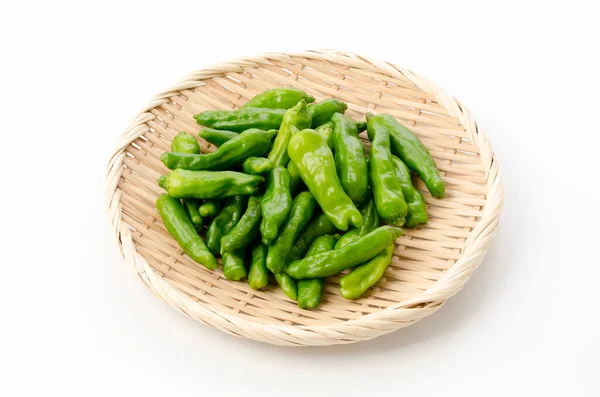 Shishito Grön Paprika Bambu Sil Vit Bakgrund — Stockfoto