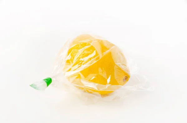 Limão Fresco Saco Plástico Fundo Branco Frutos Tropicais — Fotografia de Stock