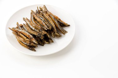 Japon yemeği, Kibinago Karaage, kızarmış gümüş çizgili ringa balığı.