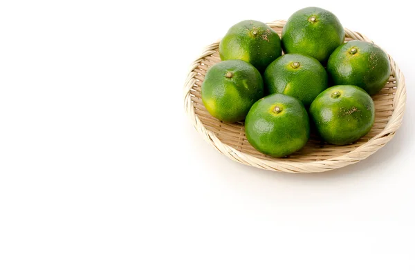 Citrus Unshiu Mandarín Satsuma Naranja Sobre Tamiz Bambú Sobre Fondo — Foto de Stock