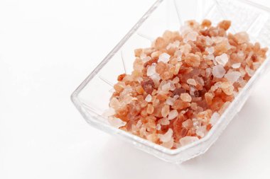 Himalaya pembe tuzu küçük cam kasede