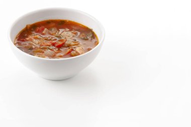 Beyaz Kasede Yürekli Sebze Çorbası