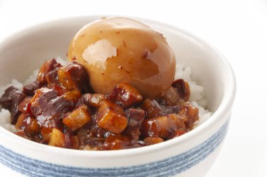 Lu Rou Fan, Tayvan usulü pilav kasesi.