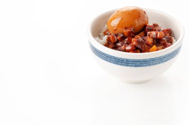 Lu Rou Fan, Tayvan usulü pilav kasesi.