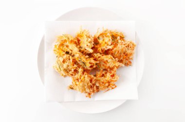 Enoki Mantarı ve Havuç Kakiage Tempura