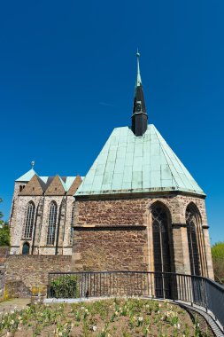 Magdeburg şehir merkezine ve şehir merkezinde Bahar, Magdeburg görüntülemek,