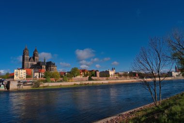 Magdeburg şehir ve Elbe Bahar, Magdeburg, Almanya görüntüleme