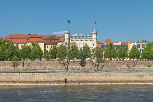 Zobacz na centrum Magdeburga i downtown wiosną, Magdeburg, — Zdjęcie stockowe