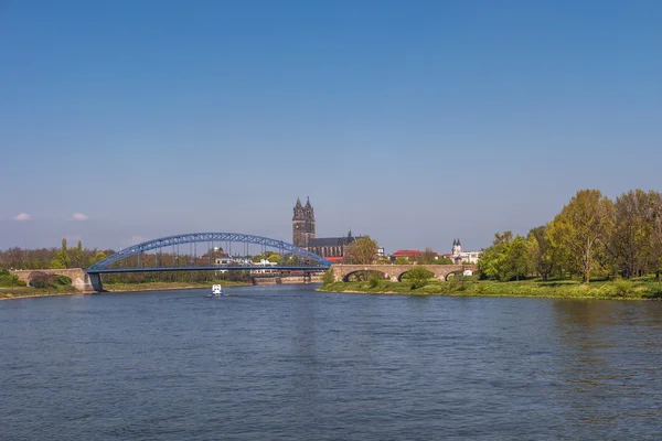 View on Magdeburg city and Elbe in Spring, Magdeburg, Germany — Stock Photo, Image