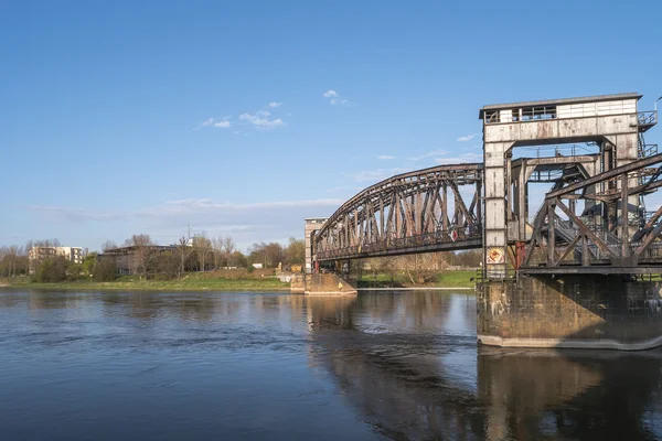 Vista sobre la ciudad de Magdeburgo y el Elba en primavera, Magdeburgo, Alemania —  Fotos de Stock