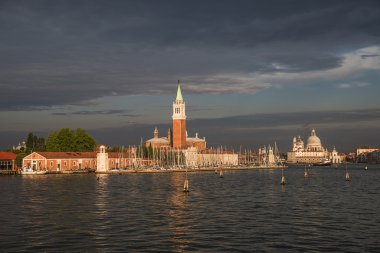 Şaşırtıcı Venedik, İtalya, yaz saati, gün batımı ile erken akşam