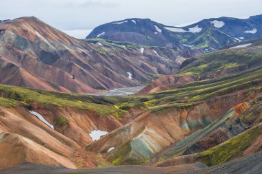 Landmannalaugar renkli dağların İzlanda, yaz saati