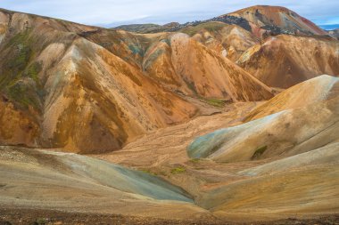 Landmannalaugar renkli dağların İzlanda, yaz saati