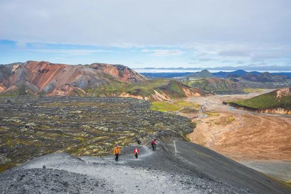 Landmannalaugar montanhas coloridas na Islândia, hora de verão — Fotografia de Stock