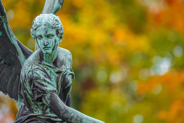Estátua Anjo Alado Bonito Antigo Parque Baixa Potsdam Início Outono — Fotografia de Stock