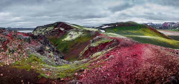 Panorâmica Surreal Islandês Paisagem Colorido Arco Íris Vulcânico Landmannalaugar Montanhas — Fotografia de Stock