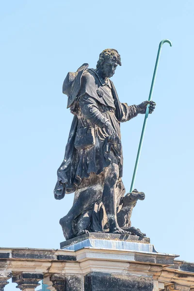 Dresden Almanya Nın Tarihi Şehir Merkezindeki Bir Hacının Eski Çatı — Stok fotoğraf