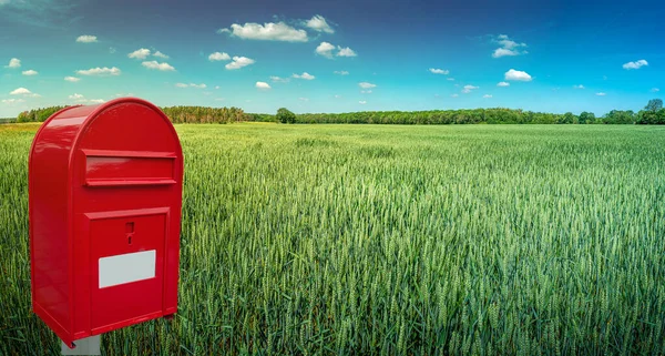 Gran Buzón Rojo Moderno Con Espacio Nota Vacío Blanco Para —  Fotos de Stock