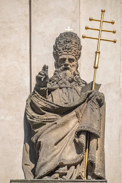 Antik Dekoratif Cephedeki Rahip Heykelleri Prag Çek Cumhuriyeti Ndeki Charles — Stok fotoğraf