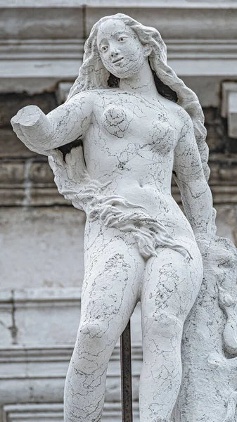 Antigua Escultura Envejecida Hermosa Mujer Desnuda Del Renacimiento Veneciano Basílica — Foto de Stock